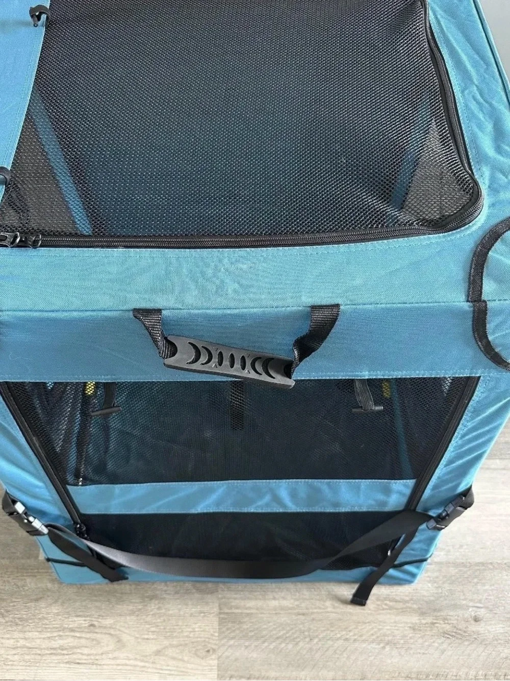 Blue Dog Car Travel Crate - Portable Pet Carrier
